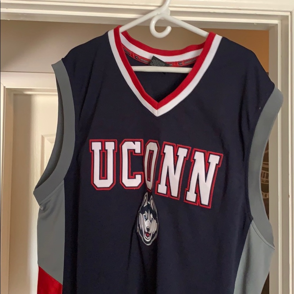 UCONN basketball jersey
